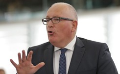 Timmermans kontra Legutko. Szybka debata w europarlamencie, Polska skrytykowana za Trybunał Konstytucyjny