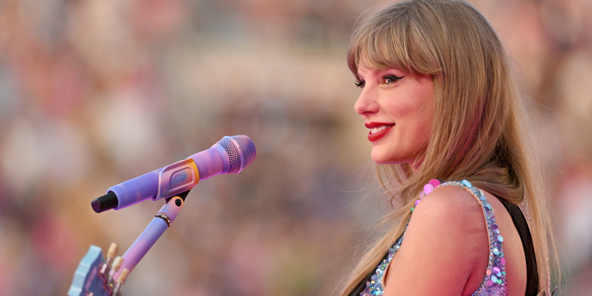 Według raportu TMZ Taylor Swift dała 100 tys. premii kierowcom ciężarówek podczas swojej trasy koncertowej.