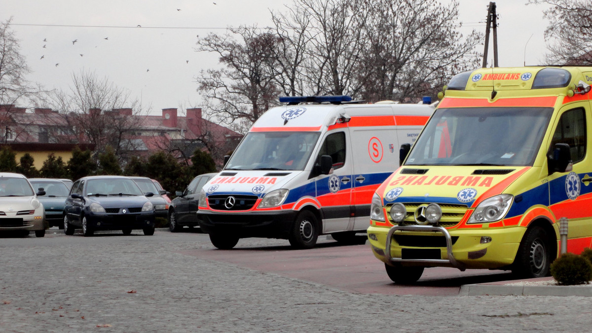 Policja odblokowała - po wypadku dwóch aut w Lotyniu (woj. wielkopolskie) - drogę krajową nr 11. Rannych zostało pięć osób, w tym małe dziecko.