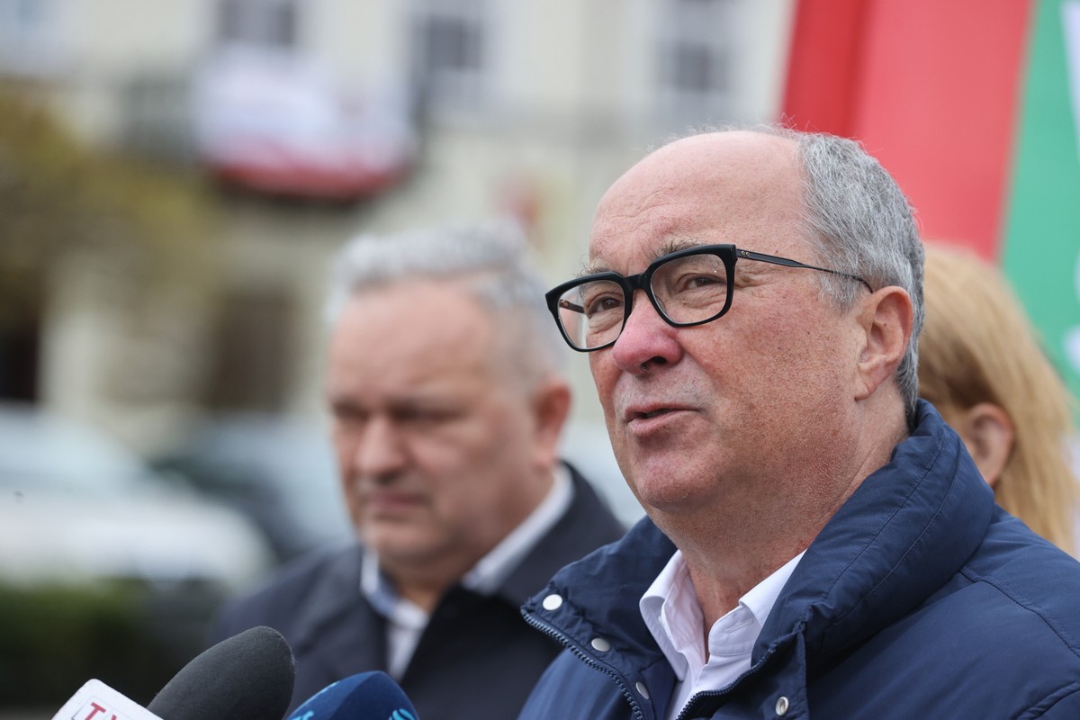 Kampania samorządowa 2024. Współprzewodniczący Nowej Lewicy Włodzimierz Czarzasty podczas konferencji prasowej