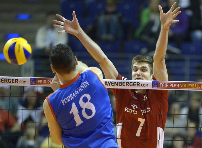 Serbowie pokonani. Kurek bohaterem. Polscy siatkarze biżej awansu