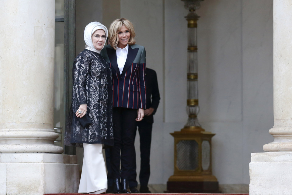 Brigitte Macron gościła w Pałacu Elizejskim pierwszą damę Turcji - Emine Erdogan