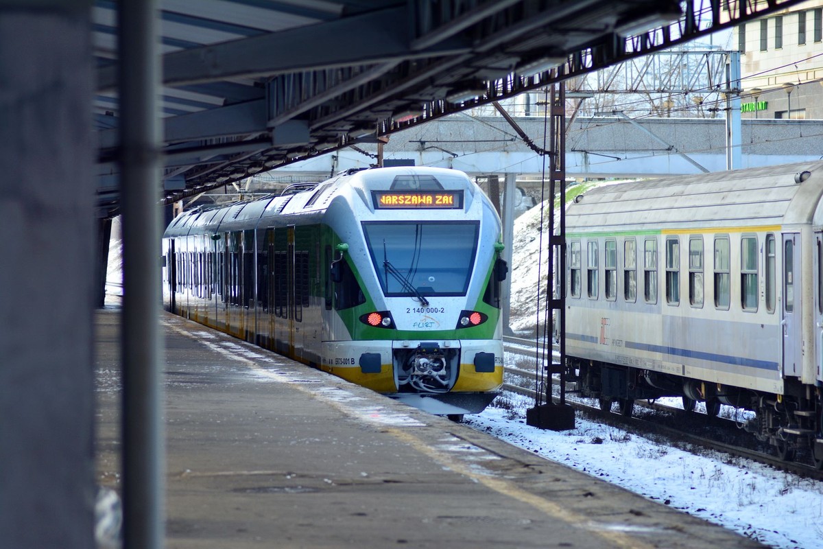 linia średnicowa w Warszawie, stacja Warszawa Ochota, kolej, pociąg podmiejski