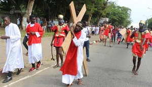 Le chemin de croix à Abidjan/ABIDJAN.NET PAR ABRAHAM CAMARA