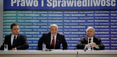 PiS obwinia polskich ministrów za dramat w Smoleńsku