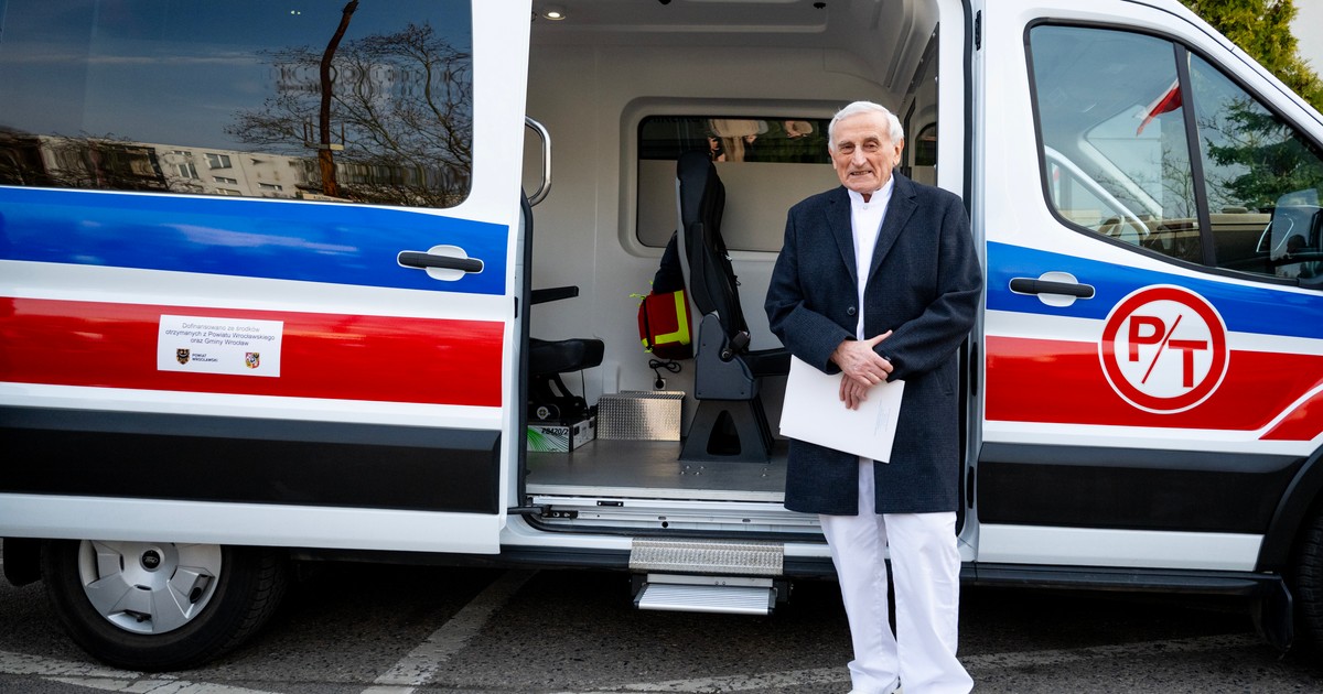 Ambulans dla szpitala przy Kamieńskiego. Inwestycja miasta i powiatu