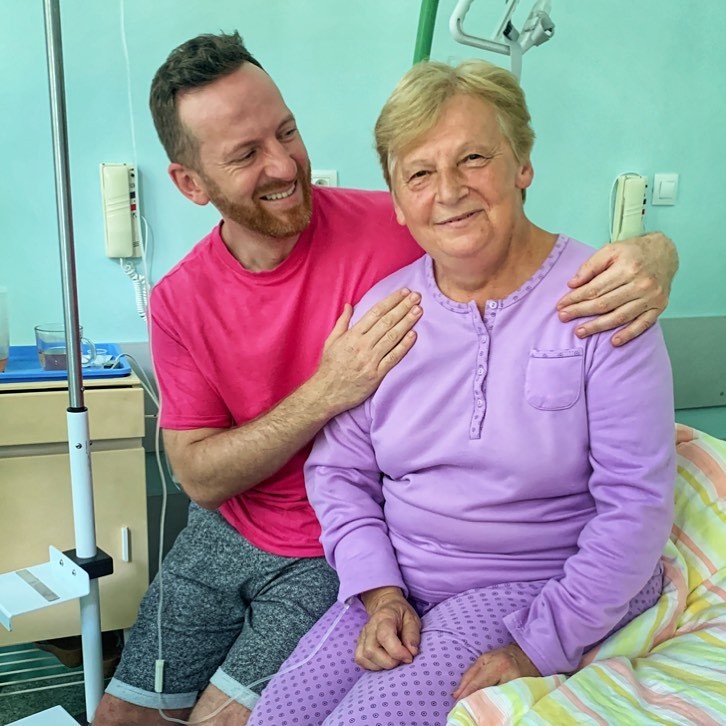 Spevák Miro Jaroš s milovanou mamou. 