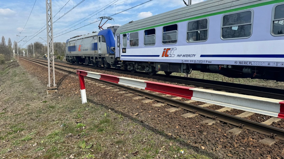 Tragiczny poranek w Ostrowie Wielkopolskim. 23-latek zginął na torach