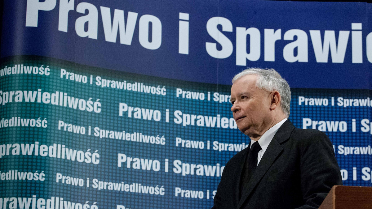 Wkrótce w księgarniach ma ukazać się książka Jarosława Kaczyńskiego pt. "Polska naszych marzeń" - informuje "Super Express". Tabloid twierdzi też, że prezes PiS może zarobić na książce nawet 160 tys. złotych, co pomoże spłacić mu dług, który na nim ciąży.