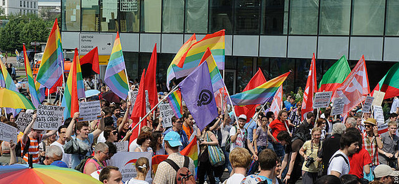 Policja w Moskwie robi naloty na kluby LGBT