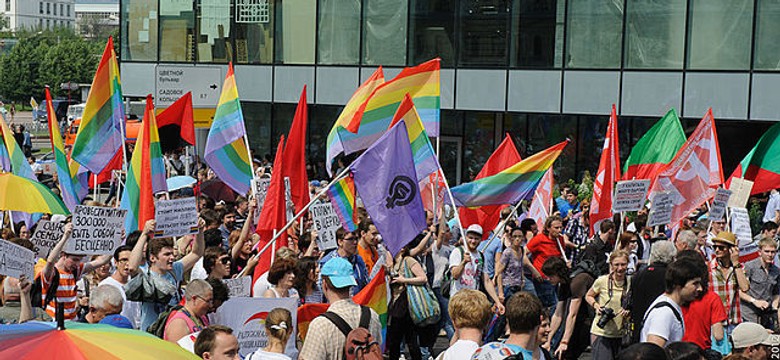 Policja w Moskwie robi naloty na kluby LGBT