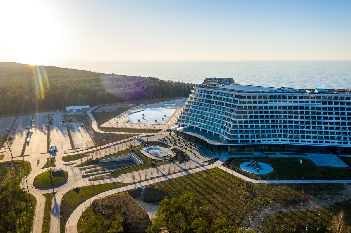 Zaskakujące informacje o Gołębiewskim w Pobierowie. To... nie jest hotel?