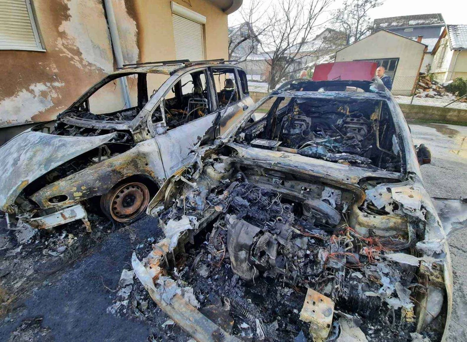 kragujevac zapaljeni automobili 5 foto RAS Nebojsa Raus