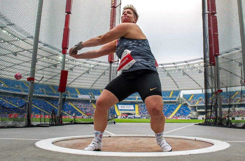 Anita Włodarczyk (34 l.) jeszcze nie rzuca młotem, ale tę lekkoatletyczną konkurencję propaguje wśród... kolarzy.