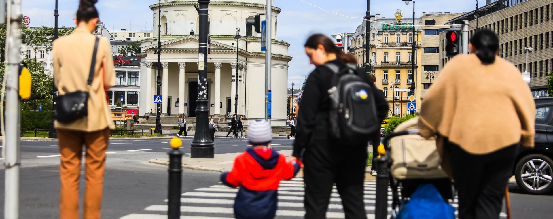 Kobiety, choć lepiej wykształcone, nadal zarabiają w Polsce mniej niż mężczyźni.