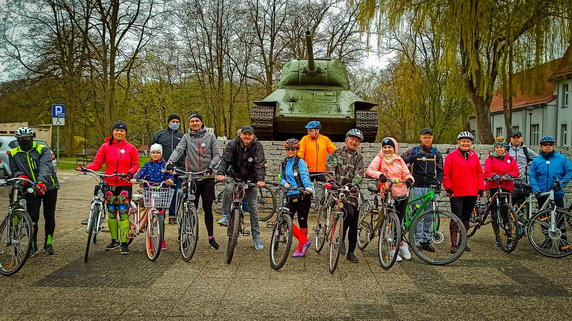 Wiosna w tym roku się do nas nie spieszy, dlatego turyści w Drawsku Pomorskim postanowili wyruszyć aby ją powitać. 2 maja zorganizowano dwa rajdy turystyczne: pieszy i rowerowy.