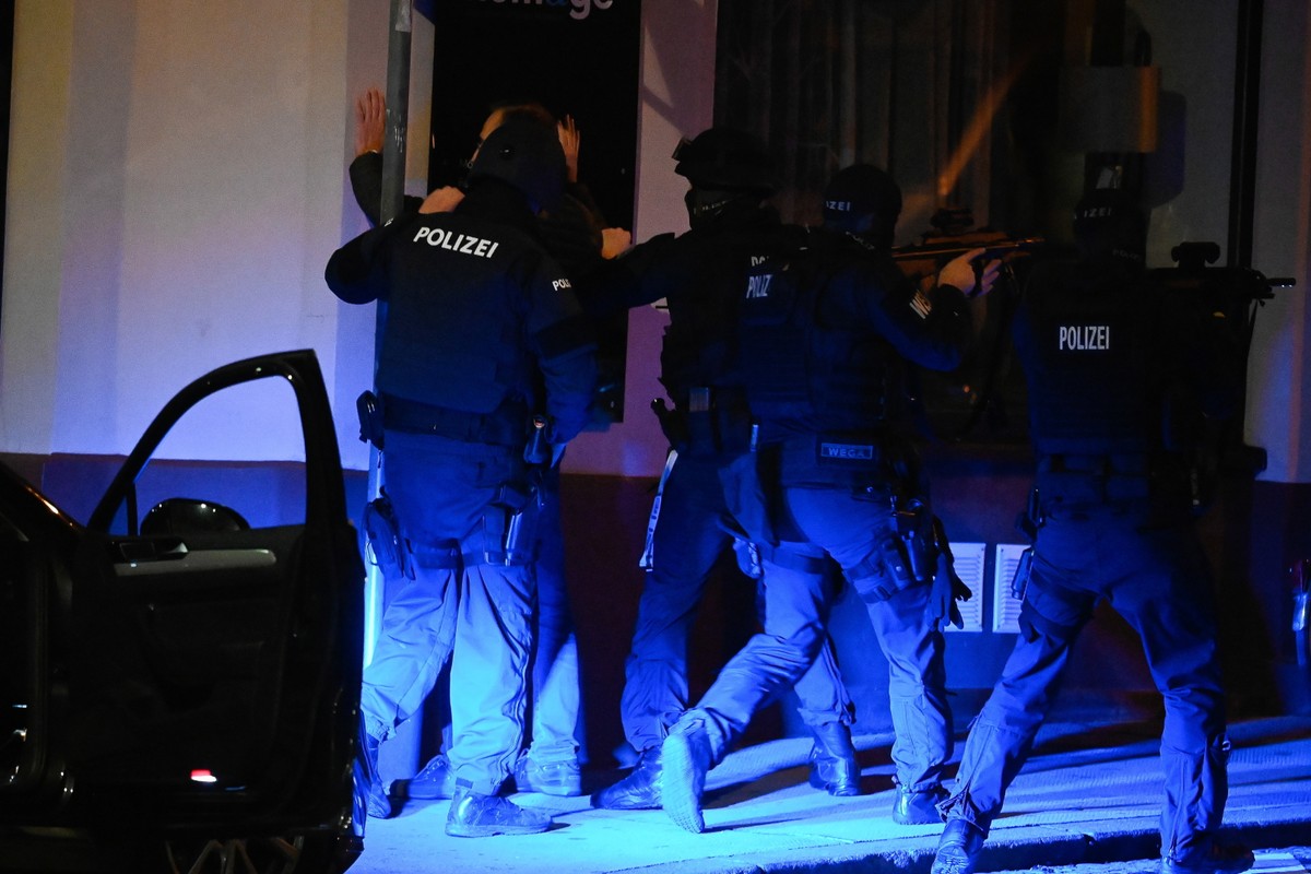 Strzelanina w Wiedniu. "Ohydny zamach terrorystyczny"