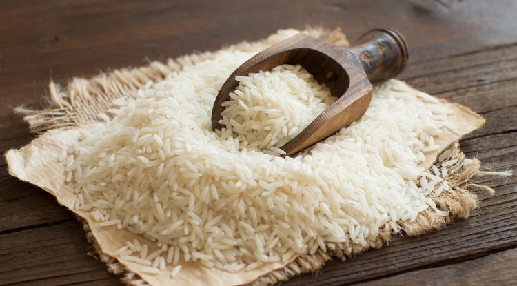 Kiszívja a nedvességet a ruhásszekrényből a rizs Fotó: Getty Images