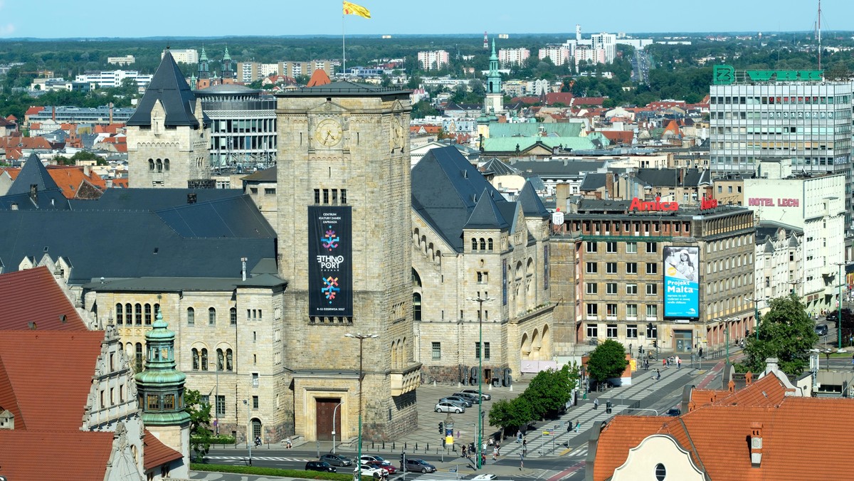 W Poznaniu wręczono Nagrodę im. Adama Mickiewicza. Laureatką została Anna Bikont, autorka książki "Sendlerowa. W ukryciu". Nagrodę-Stypendium im. Stanisława Barańczaka otrzymał Szczepan Kopyt za książkę "z a b i c".