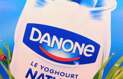 Danone wycofuje niektóre produkty z Rumunii. Wykryto rakotwórczą substancję