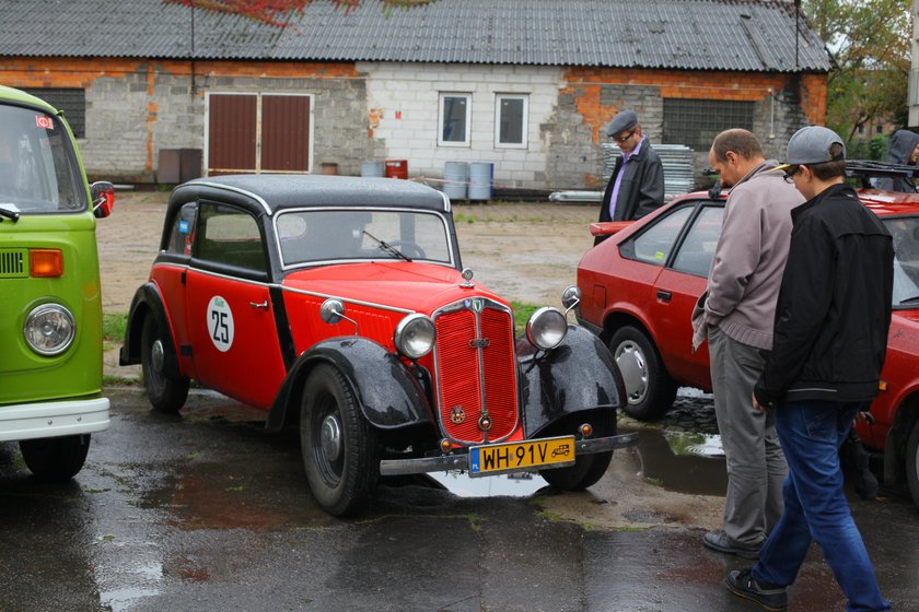 Wielkie święto miłośników motoryzacji. W sobotę odbył się 6. Praski Rajd Pojazdów Zabytkowych