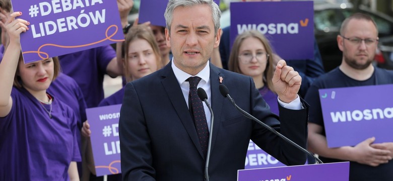 Debata liderów. Biedroń zaprasza Kaczyńskiego i Schetynę na 3 maja. "Przez 14 lat nie starczyło wam na to czasu"