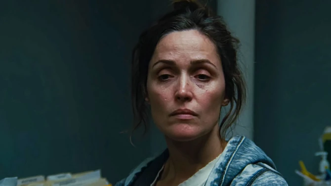 Rouz Birn u filmu "Da imam noge, šutnula bih te"