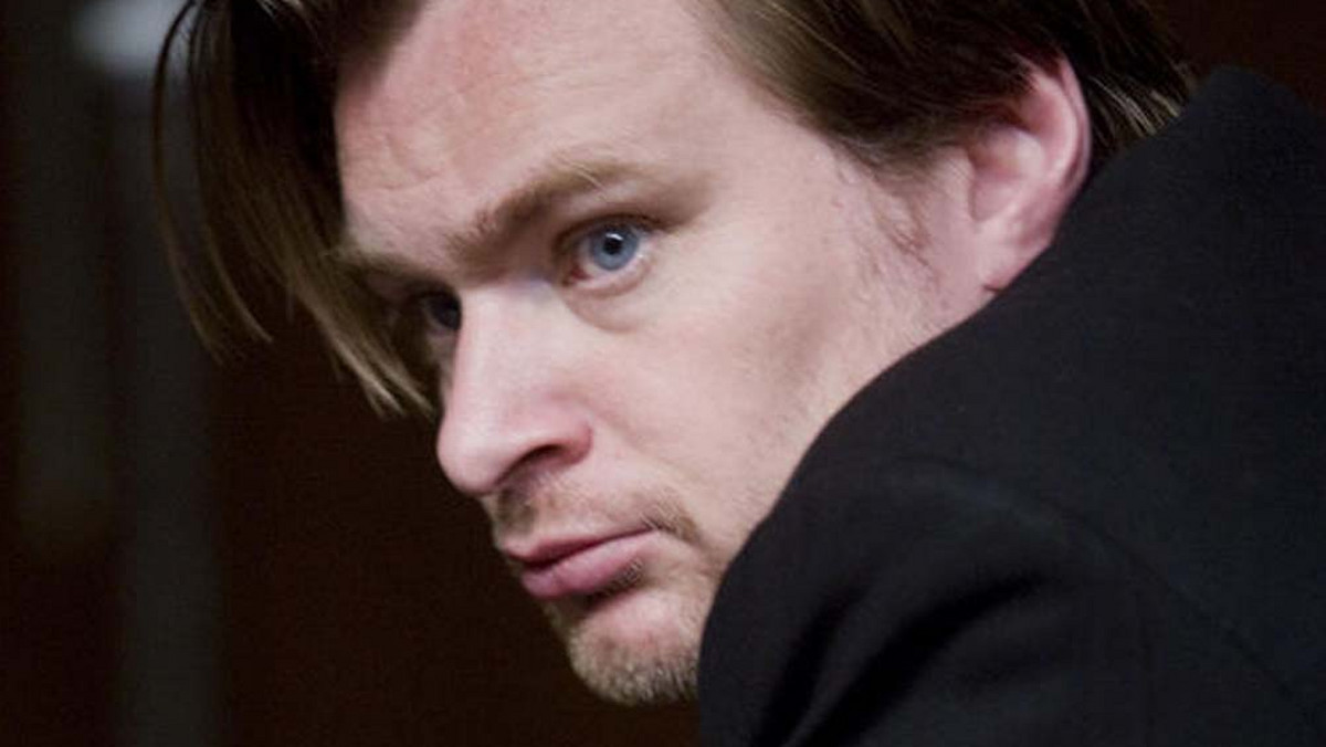 Christopher Nolan poważnie rozważa realizację filmu o Jamesie Bondzie.