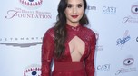 Demi Lovato odsłania dekolt na gali fundacji