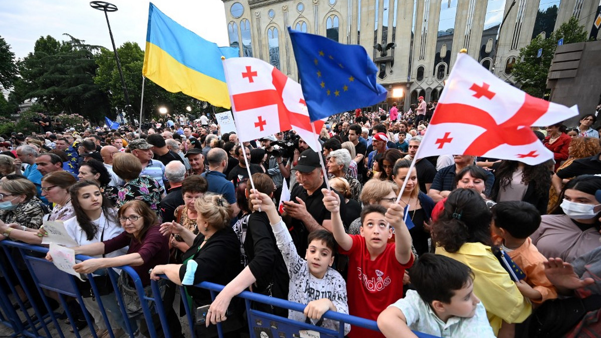 Gruzini marzą o Unii Europejskiej. Oskarżają rząd o romansowanie z Kremlem