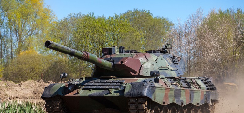 Ukrainie obiecano kilkaset czołgów Leopard. Dostała 60