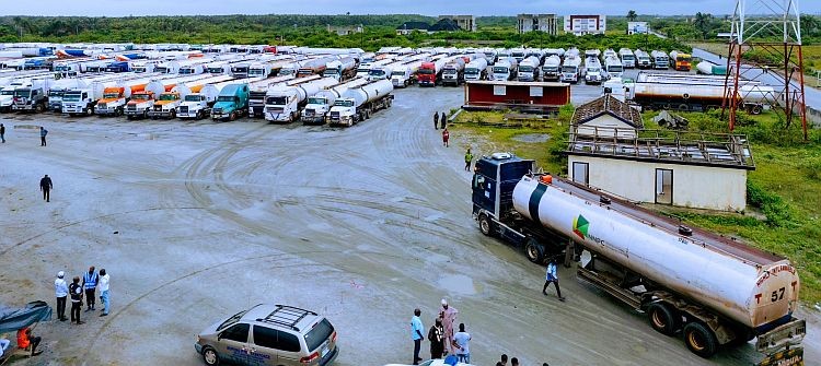 Tankers lifting refined petrol from the Dangote refinery