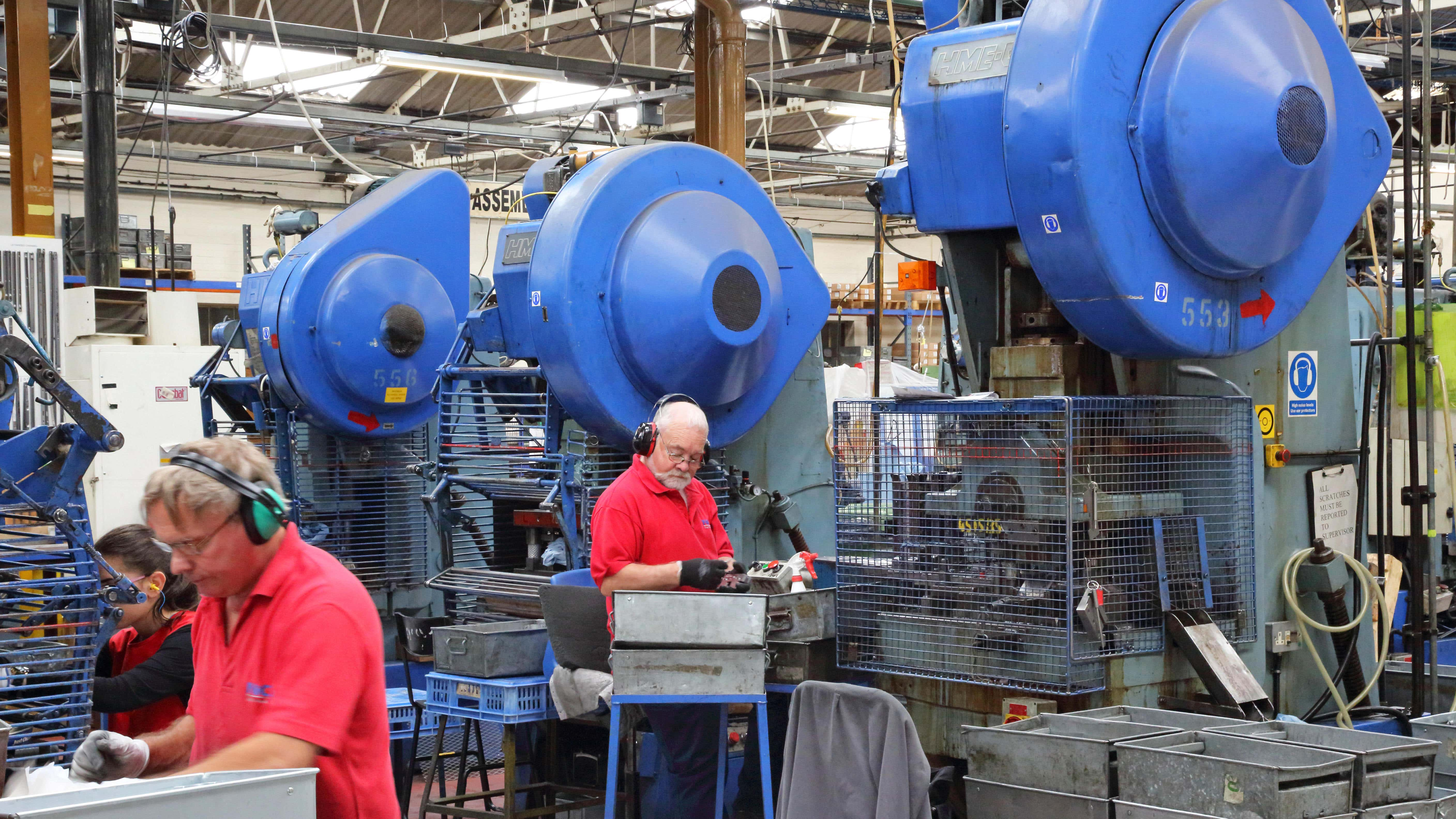 Britain's economy grinds to a halt - and your mortgage could get cheaper