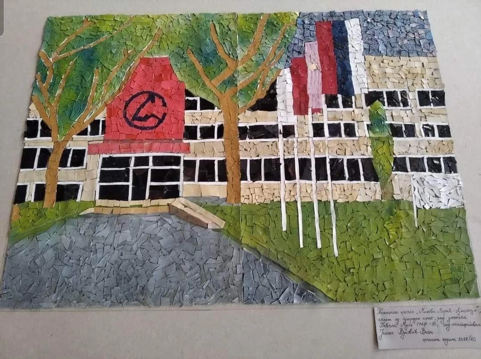 U prvoj godini napravio je mozaik škole od komadića kože u okviru zadatka na praksi