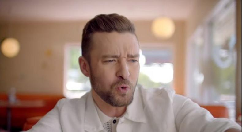 Justin Timberlake revives white denim