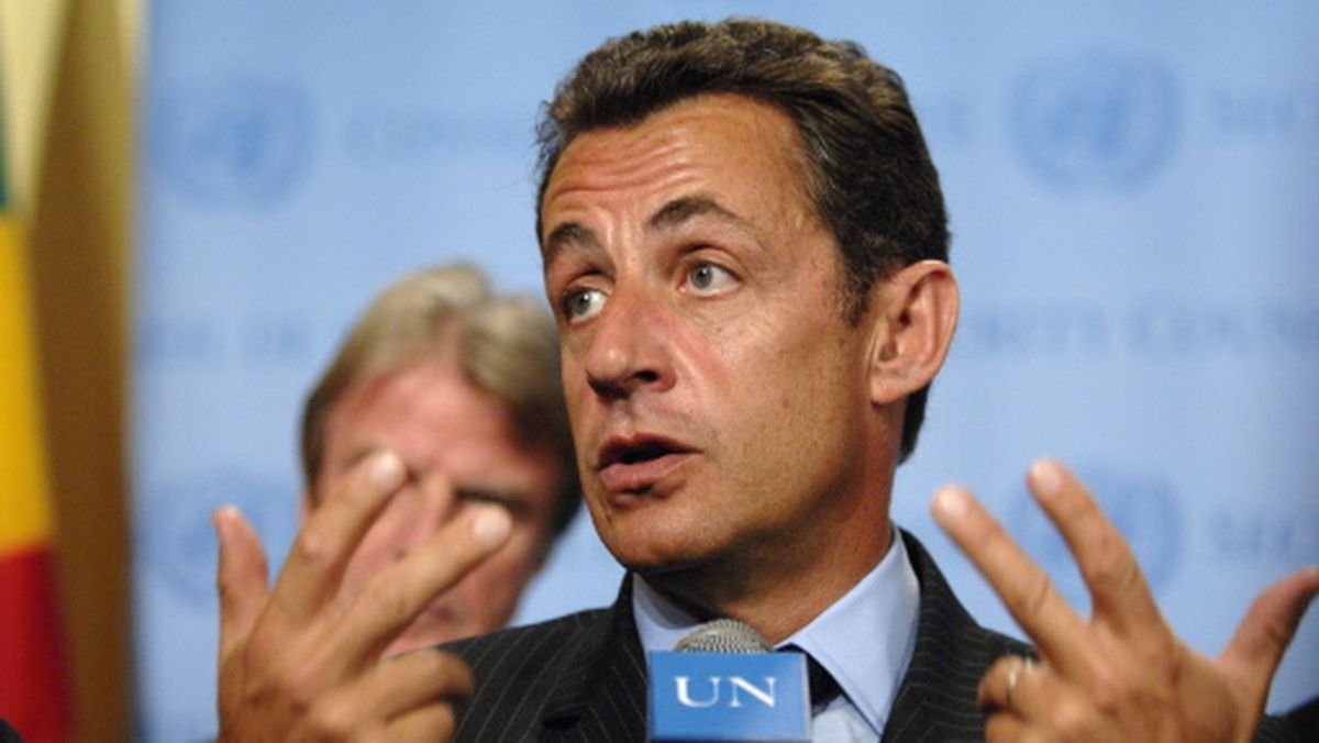 Prezydent Francji Nicolas Sarkozy oświadczył, że jego kraj nie pozwoli nikomu, a zwłaszcza terrorystom, na narzucanie sobie polityki.