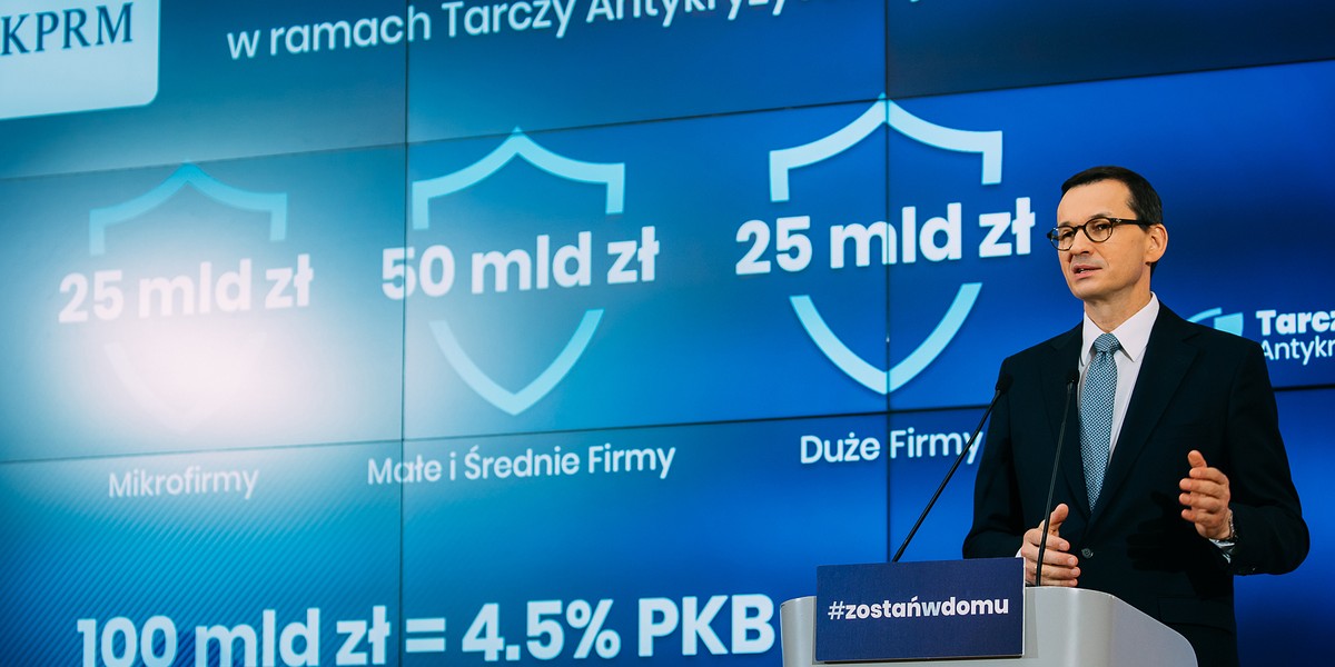 Tarcze antykryzysowe zwiększą deficyt finansów publicznych, a co za tym idzie zadłużenie. Wyliczenia analityków wskazują, że zbliżymy się do progów konstytucyjnych w tym roku.