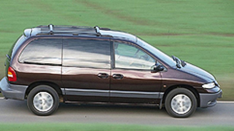 Chrysler voyager 2 поколения