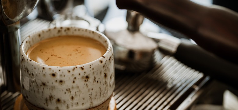 Kiedy pić kawę, by żyć dłużej? Naukowcy ustalili optymalną godzinę