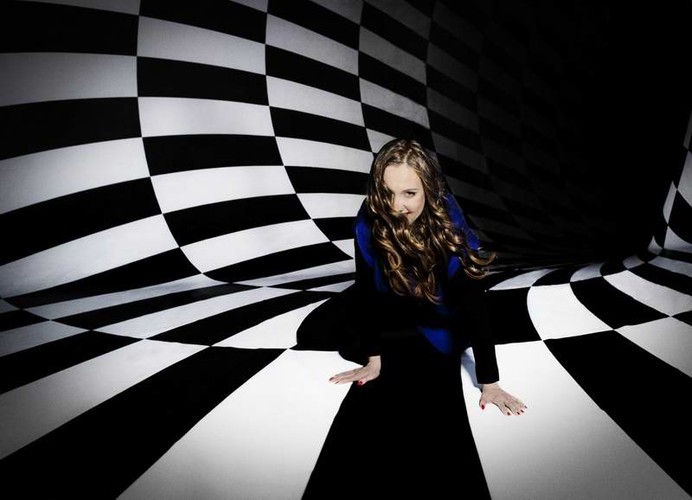 Mika Urbaniak wydała pierwszą solową płytę 'Closer'