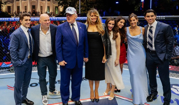 Donald Tramp i Melanija Tramp na UFC događaju u Beloj kući