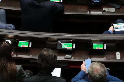 Czternasta emerytura także w tym roku. Sejm przyjął ustawę