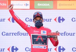 Richard Carapaz nowym liderem wyścigu Vuelta a Espana
