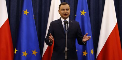 Samotność prezydenta. Wszyscy odeszli, Duda został sam