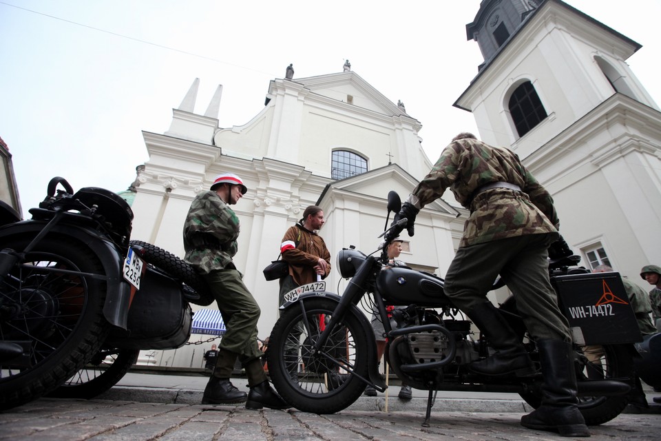 WARSZAWA GRA MIEJSKA &amp;quot;TWOJA KLISZA Z POWSTANIA&amp;quot;