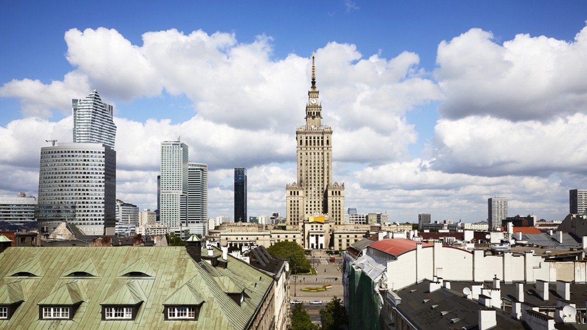 Technicy farmaceutyczni zaprotestują w Warszawie. Ich demonstracja przed Ministerstwem Zdrowia na ulicy Miodowej to część ogólnopolskiego protestu przeciwko odbieraniu im uprawnień i wygaszaniu kształcenia w tym kierunku.