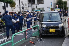 Samochód wbił się w barierę wokół ambasady Izraela. Aresztowano kierowcę