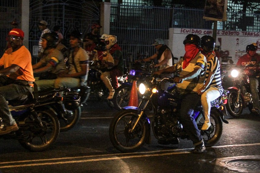 "Kolektivos", jedan od najvažnijih instrumenata moći režima u Venecueli