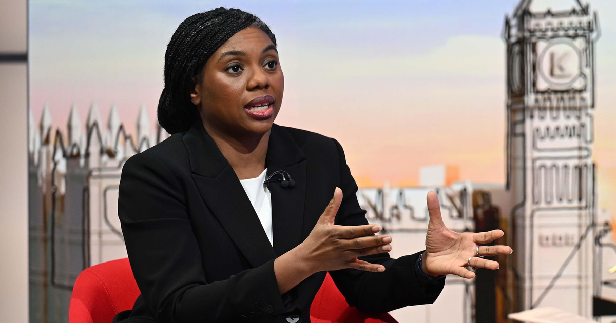 Tory leader vows to ban under-16s from social media