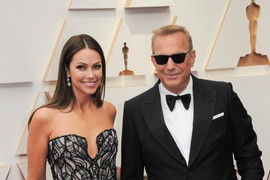 Bivša supruga Kevina Kostnera VERILA SE ZA NJEGOVOG PRIJATELJA: Sumnjalo se da ga je s njim varala, a godinama su bili najbliže komšije